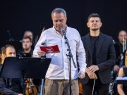 Герасимовски: Центар пееше во еден глас, македонски евергрини и филмски класици ја кренаа публиката на нозе на Центарска симфонија
