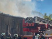 Пожарот кај „Рампа“ ставен под контрола, еден пожарникар повреден