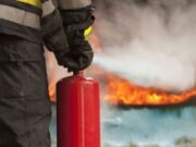 Тројца пожарникари во струшко повредени од струен удар при гаснење на пожар на покрив од куќа