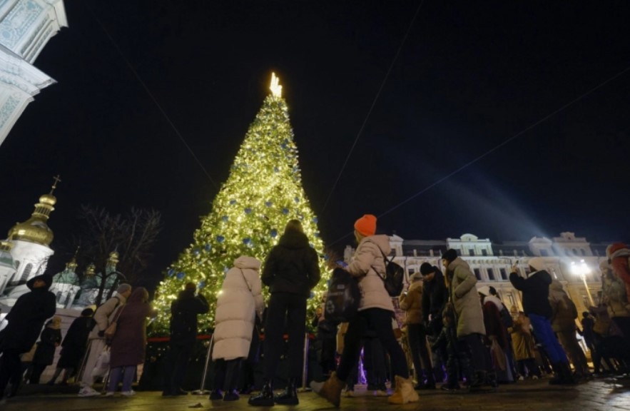 Украинците се подготвуваат за првпат да го прославуваат Божик на 25 декември