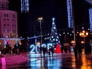 Светот ја испраќа старата година, новата 2025 прв ќе ја пречека Кирибати, а последен Бејкеровиот Остров