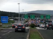 На Богородица и Табановце од македонска страна се чека околу два часа