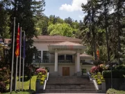 Молк во Кабинетот на претседателката за наводната афера со шпионажа, Мицкоски вели тоа се шпионски талог и глодари од минатото