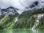 Поплави и евакуации во Алјаска