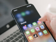 АНАЛИЗА:  ДДВ од 18% за сите пратки од Тему и Али Експрес – битка со сива економија или нов извор за полнење на буџетската каса?