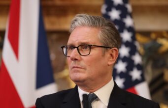 Стармер поднесува оставка во понеделник?