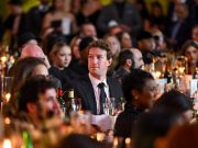 Били Илиш аплаудираше на целата сала по повикот на милијардерот, освен Закерберг