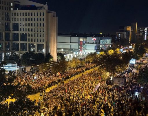 Нови Сад вечерва ја пишува историјата на Србија.Студентите од Нови Пазар пристигнаа по 400 километри пешачење