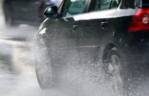 Нема одрони, собраќајот непречено, по влажни коловози