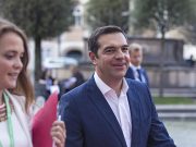 Ципрас нуди бесплатен превоз и повисоки плати за лекарите и наставниците во Грција