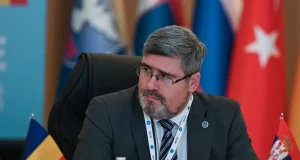 Немања Старовиќ