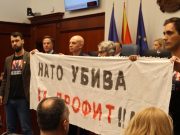 Левица го пречека Руте со транспарент – НАТО убива за профит