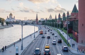 Шефот на Сбербанк испраќа предупредување. „Руската економија не може долго да преживее вака“