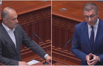 Филипче и Мицкоски се обвинуваат за водата, народот пие неисправна вода
