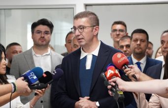 Викендов почнуваат разговорите за владината реконструкција