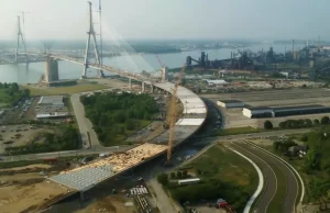 Отворен е огромен мост помеѓу САД и Канада