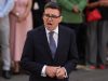 Британскиот премиер Барнам разменувал СМС пораки со лажен „шеф на кабинетот на Трамп“