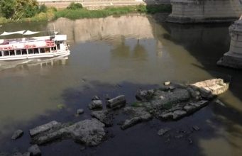 Рим доби нова туристичка атракција: Нероновиот мост „исплива“ од водите на Тибар