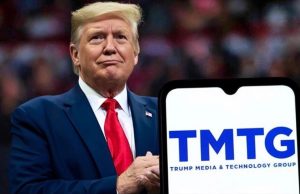 Рејтингот на Трамп падна на 33 проценти